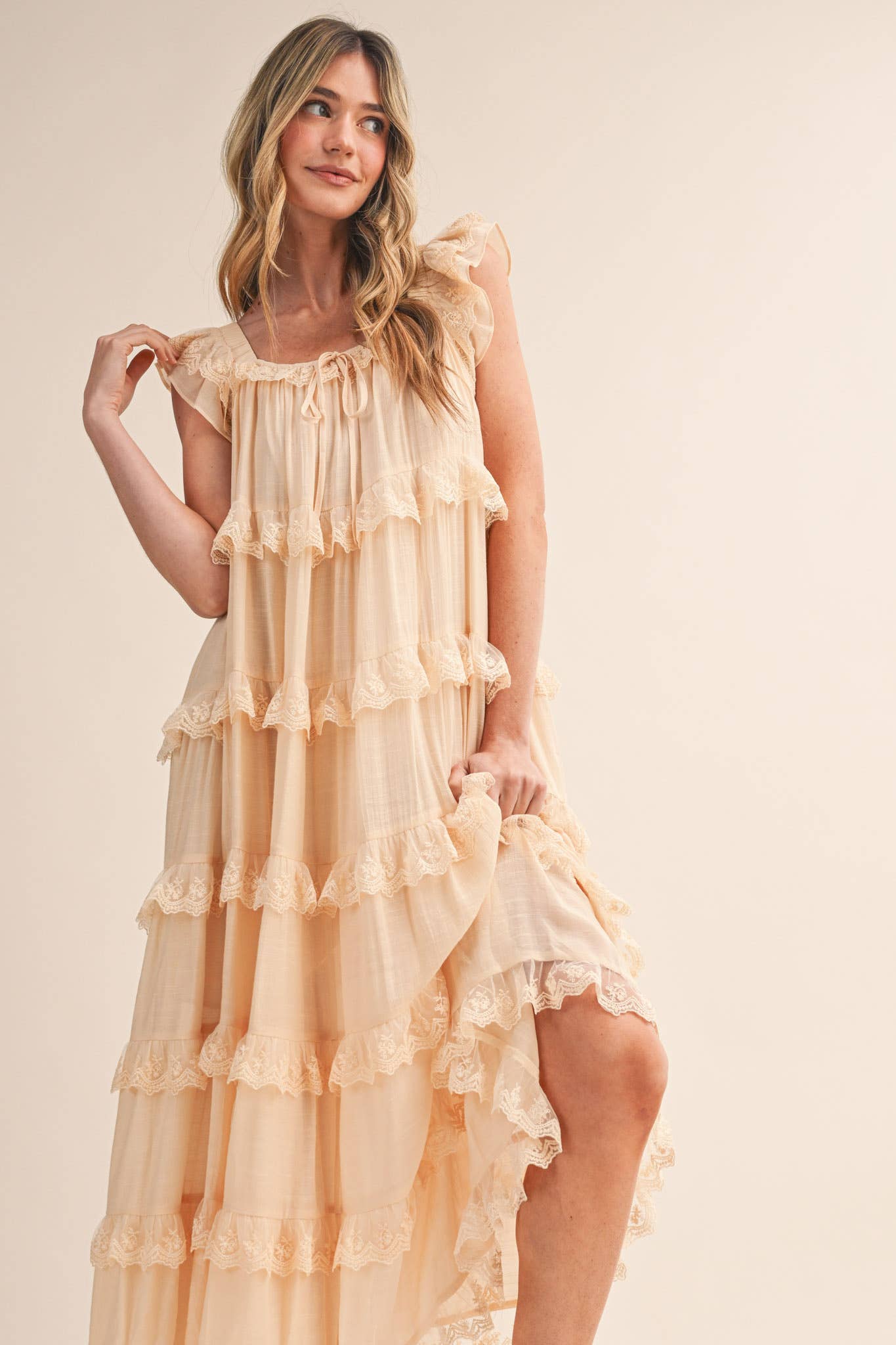 TIERED LACE TRIM FLOWY MAXI DRESS