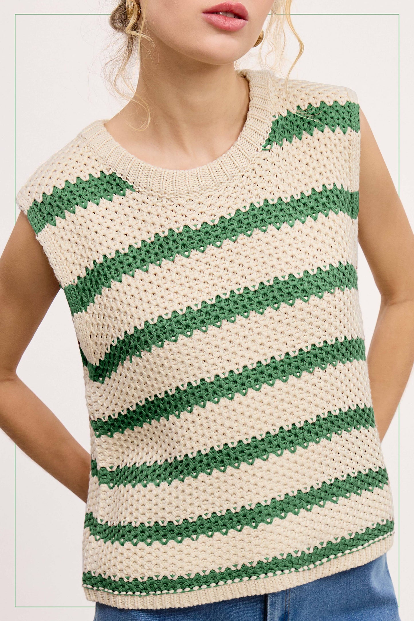 MCS3584-Chunky Striped Crew Mock Neck Sleeveless Sweater Top