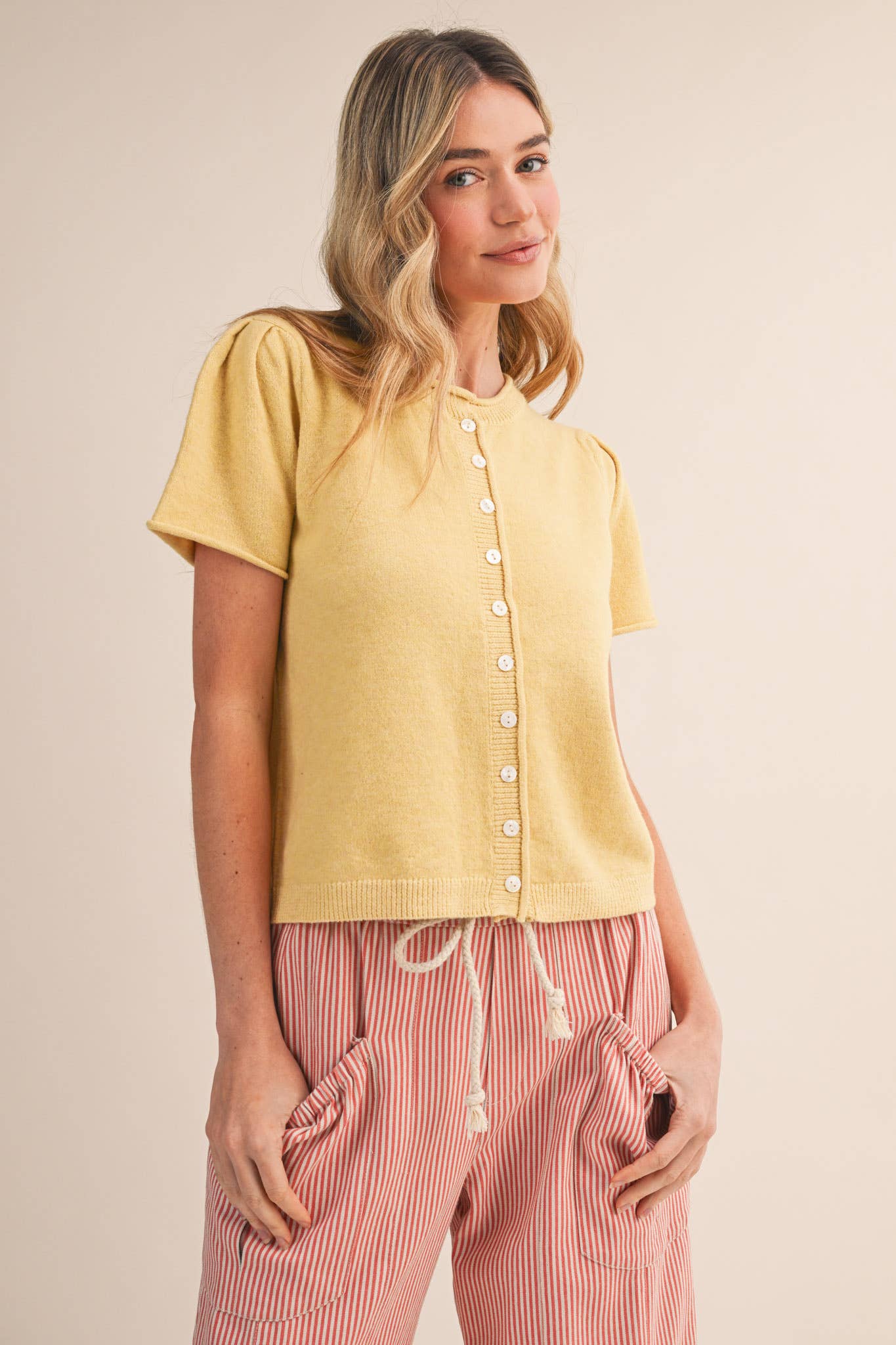 SHORT SLEEVE SWEATER CARDIGAN
