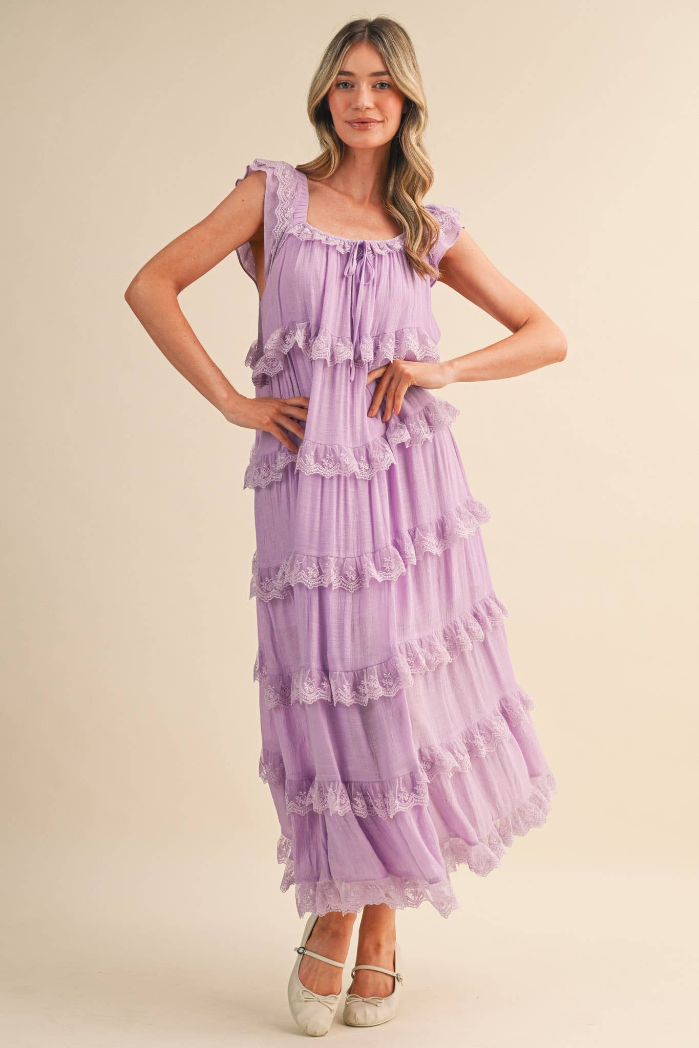 TIERED LACE TRIM FLOWY MAXI DRESS