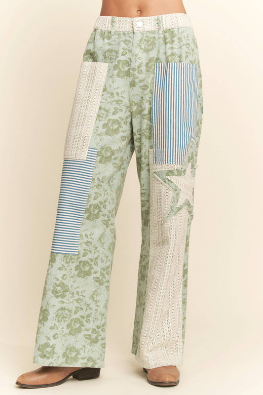 FLORAL STAR PATCH DETAIL WASHED PANTS