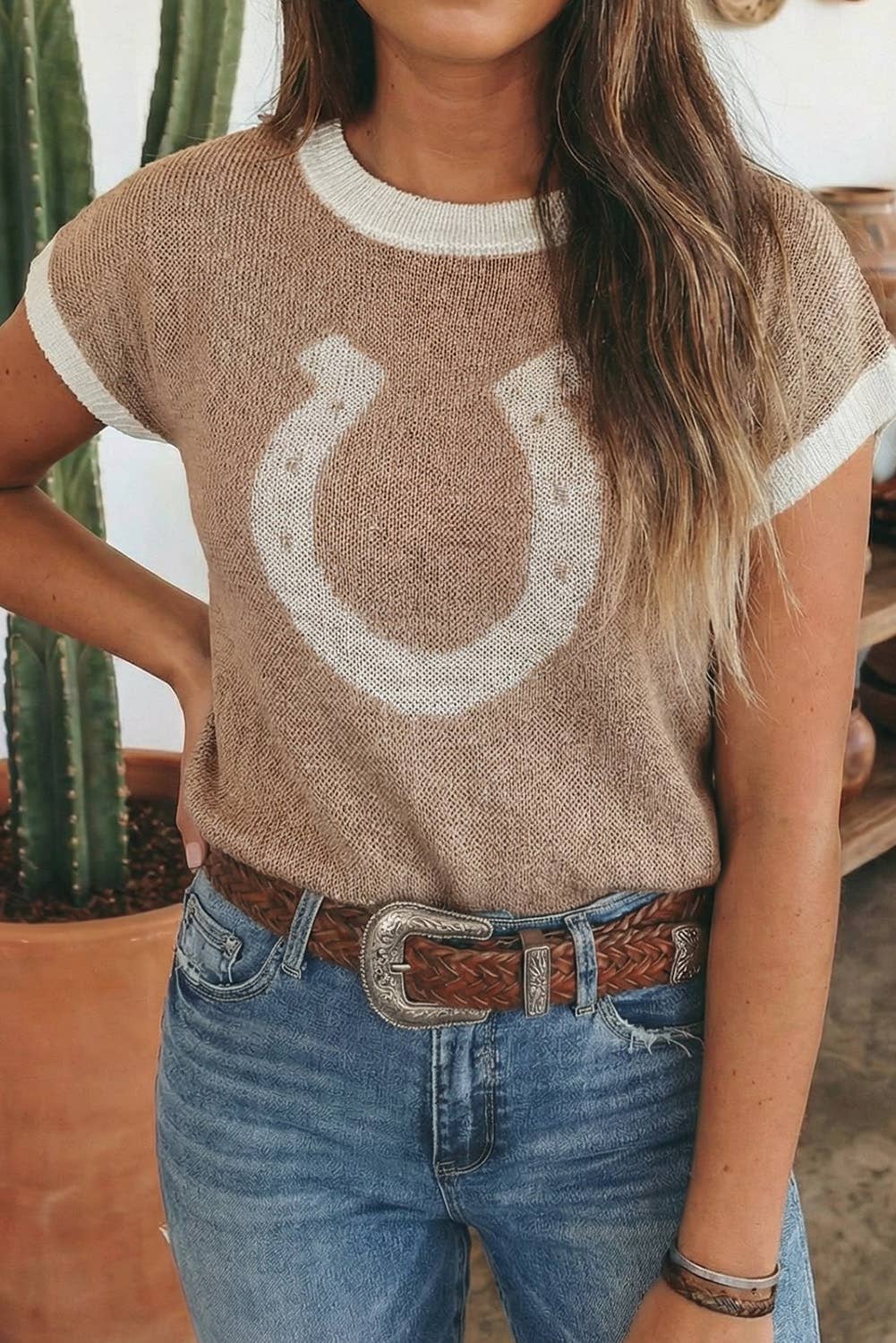Western Horse Shoe Contrast Trim Short Sleeve Sweater