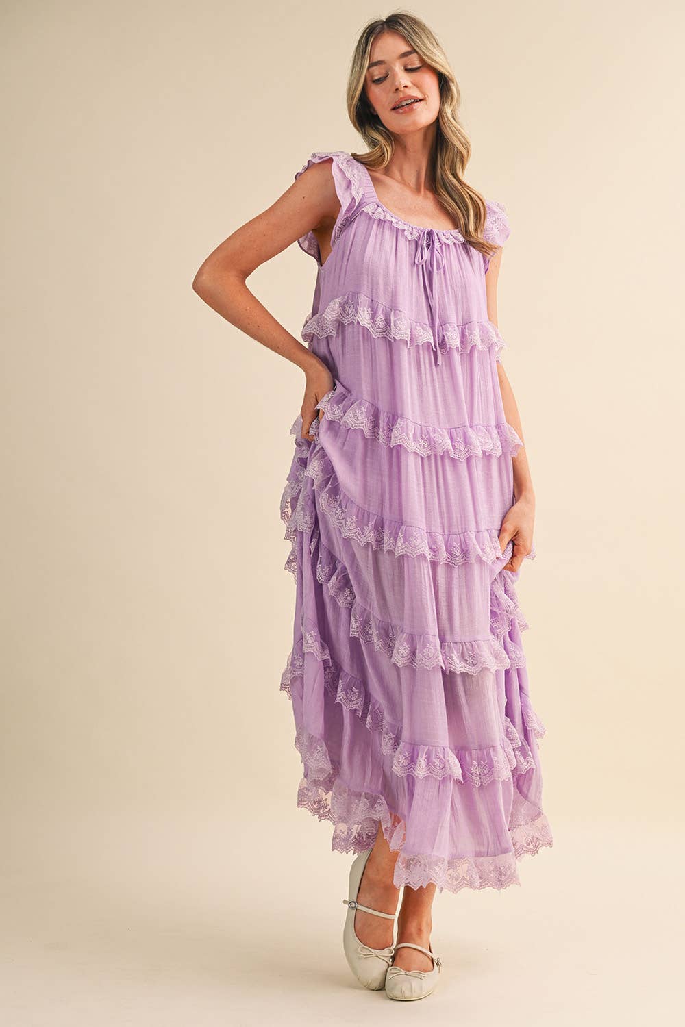 TIERED LACE TRIM FLOWY MAXI DRESS