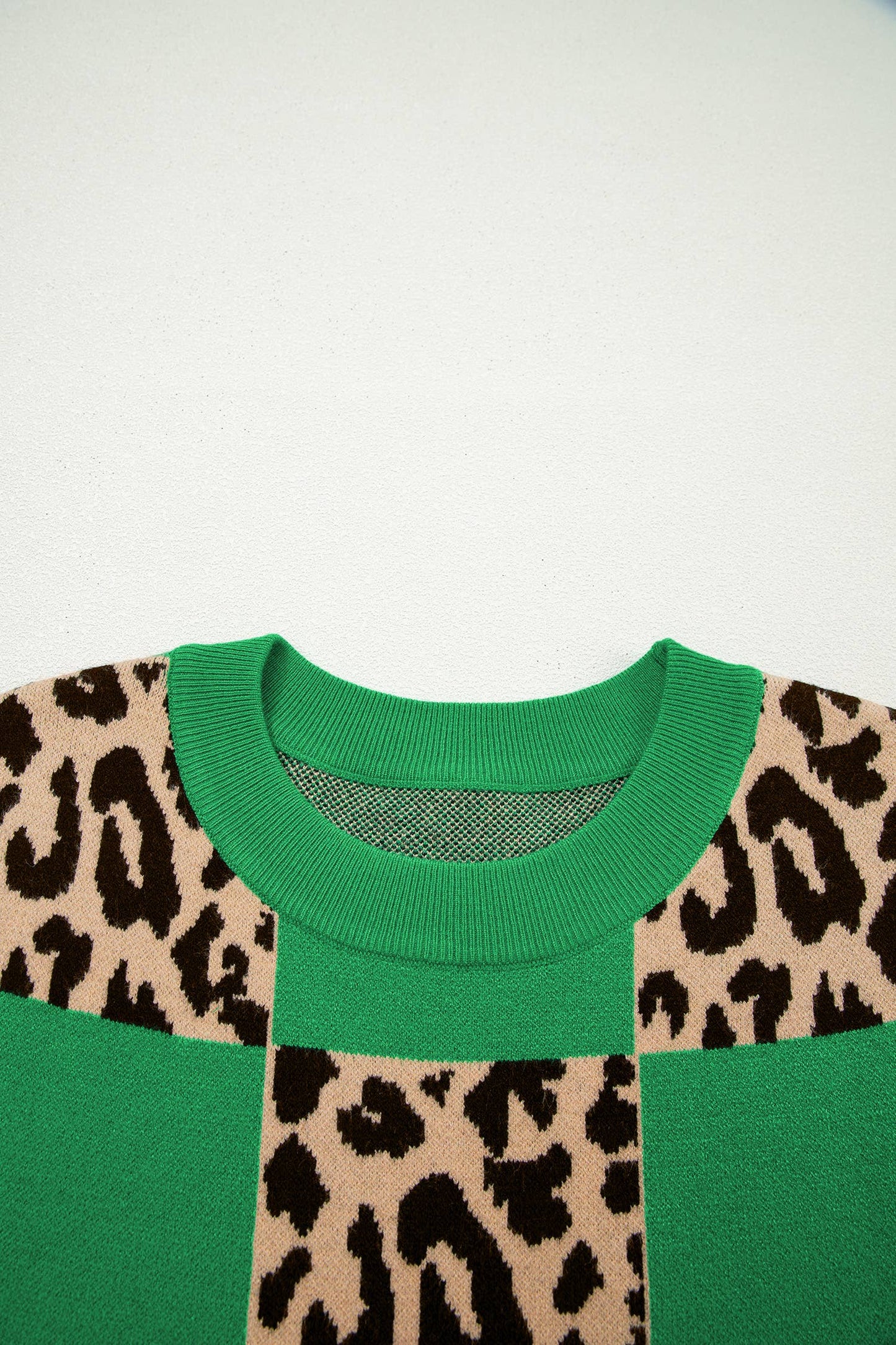 66Plus Size Leopard Checkerboard Short Sleeve Sweater