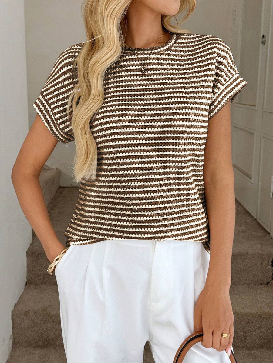 Two-Tone Short Sleeve Knit Pullover Top